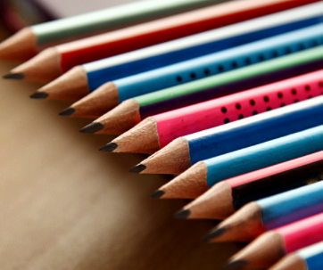 三角铅笔定制 可印logo 红木三角铅笔 学生文具铅笔 三角正姿